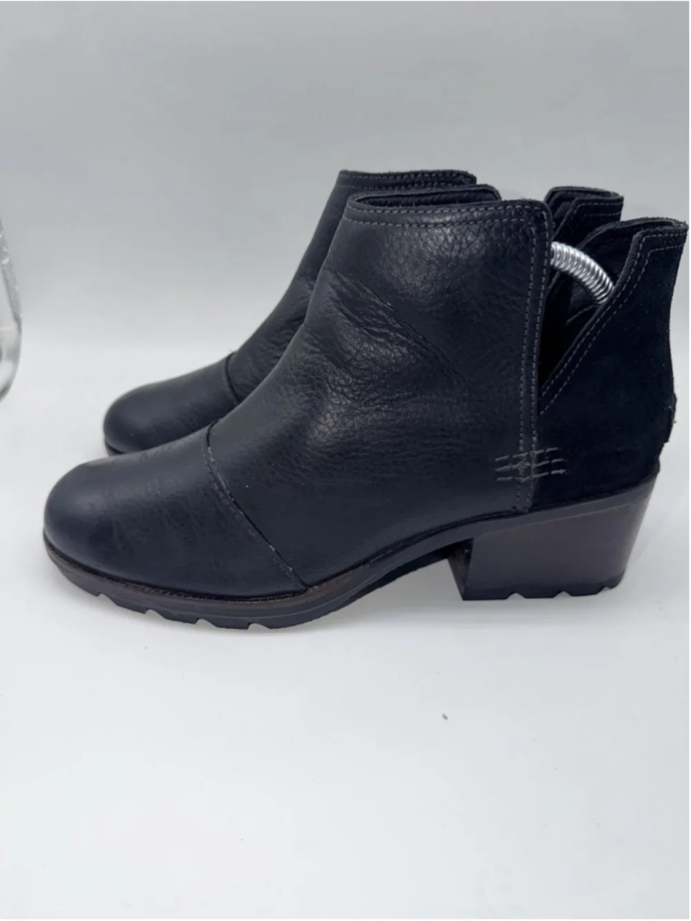SOREL Cate Cut Out Ankle Boot Women Slip on Black Leather 9.5 NL-3383-010 2